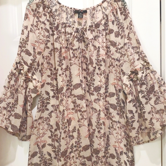 Style & Co. Tops - Gorgeous floral tunic
